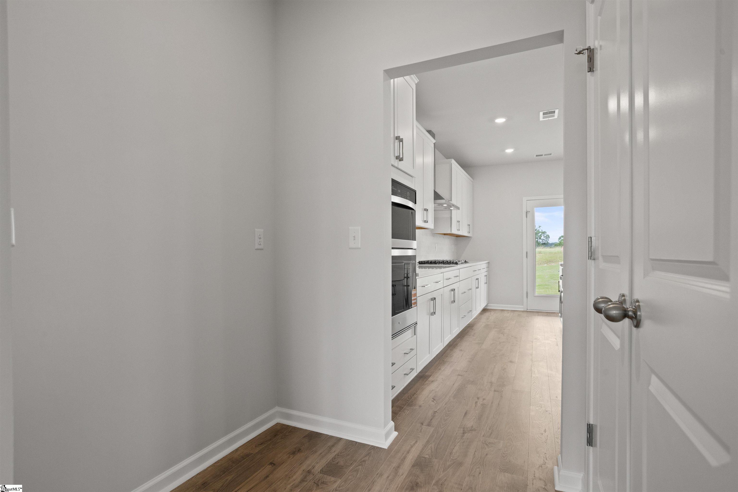 555 Hydrangea Street Seneca, SC 29678 - Photo 6 of 40 Gallery Image 6