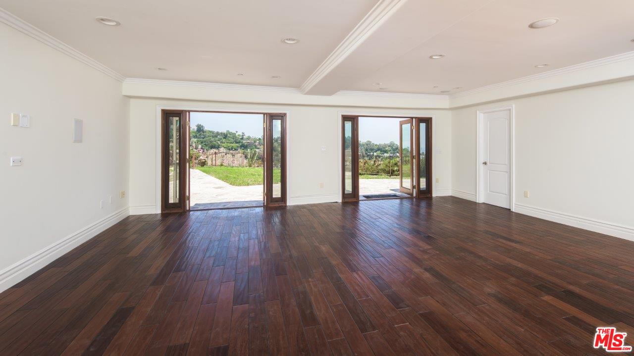 1050 Stradella Road Los Angeles, CA 90077 - Photo 12 of 24