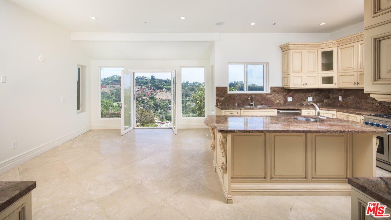 1050 Stradella Road Los Angeles, CA 90077 - Photo 10 of 24