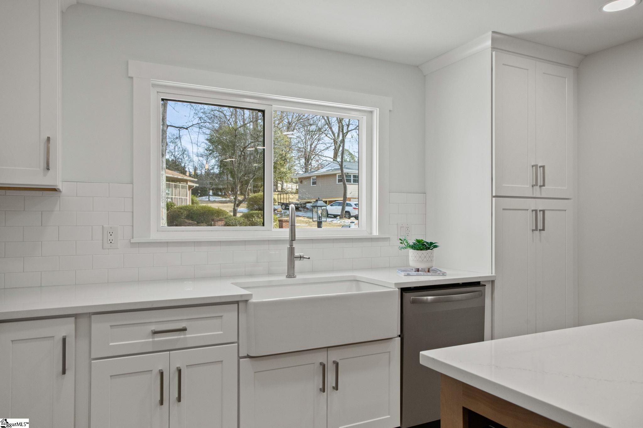 1005 Summit Drive Greenville, SC 29609 - Photo 24 of 42