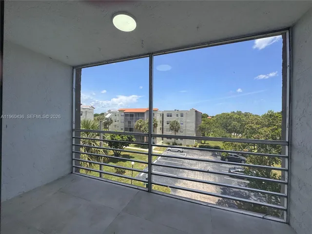 $2,000 | 1820 Southwest 81st Avenue, Unit 3407, North Lauderdale, FL 33068