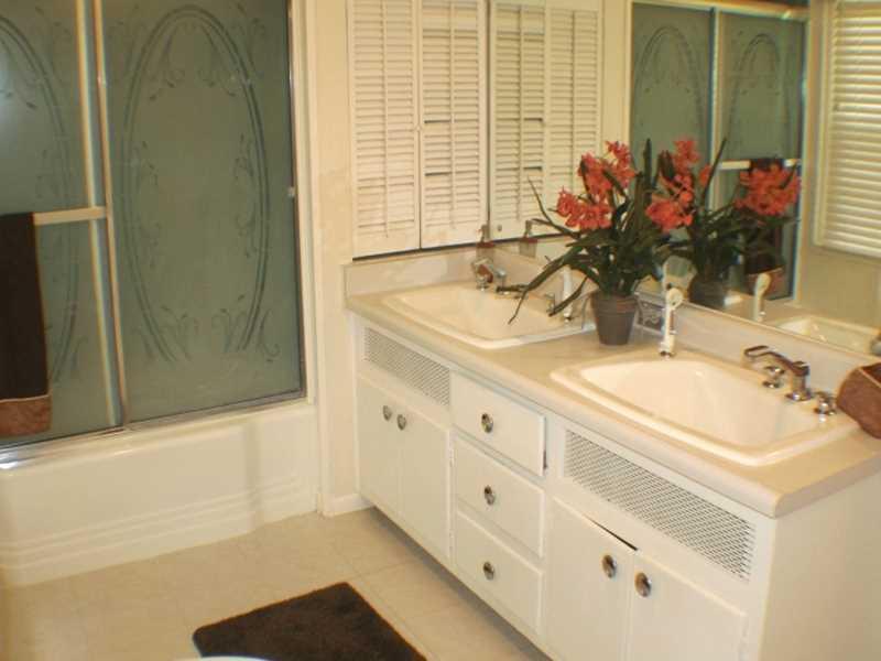 150 Ridgeview Drive Beaver, PA 15009 - Photo 16 of 25 Full Bath.