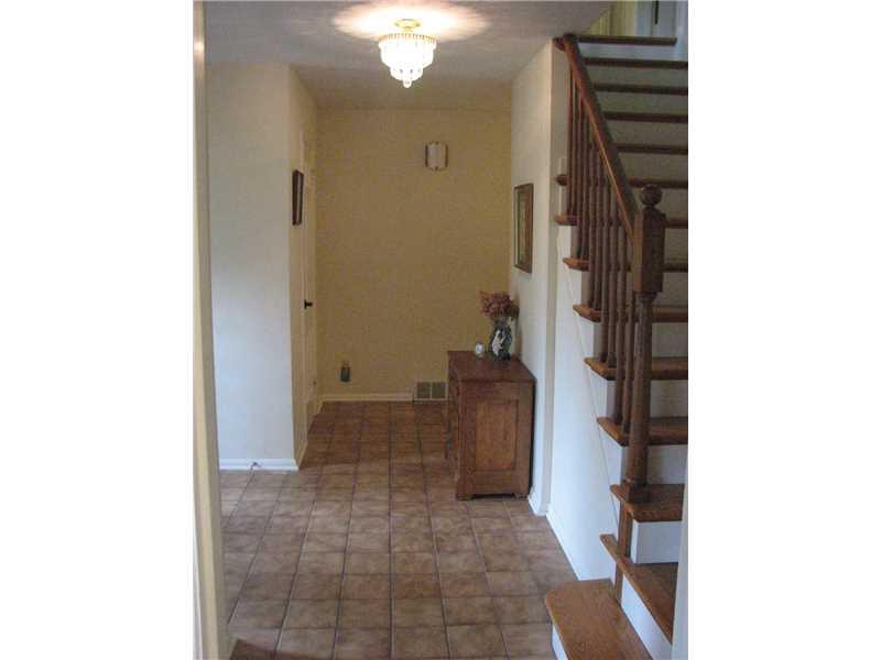 150 Ridgeview Drive Beaver, PA 15009 - Photo 21 of 25 Entry/Foyer.