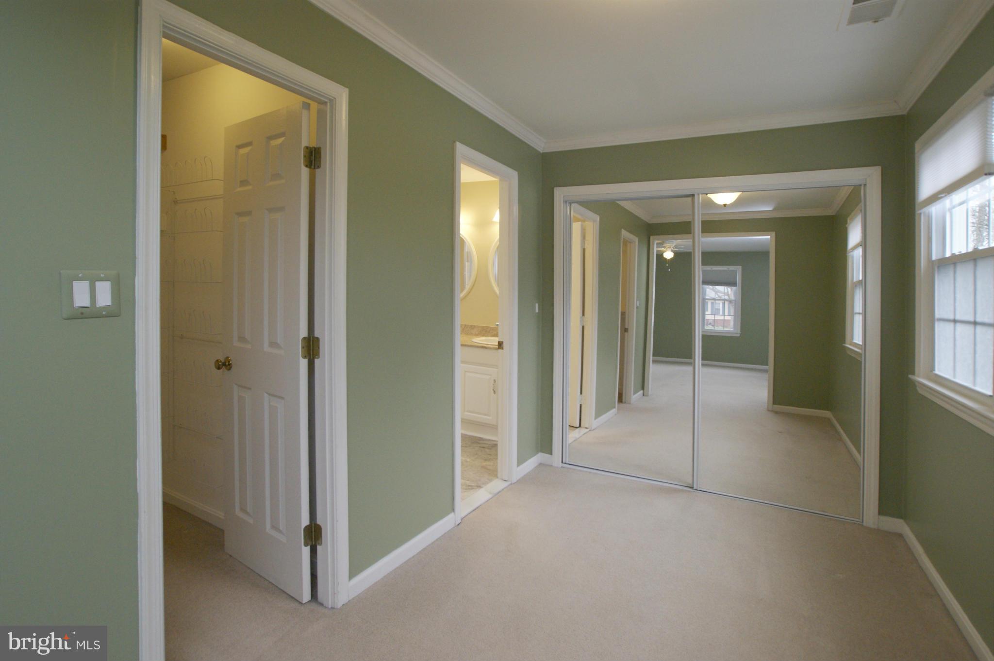 7804 Cliffside Court Springfield, VA 22153 - Photo 16 of 30 Master bedroom sitting room w/ 2 closets. 6' x 8'