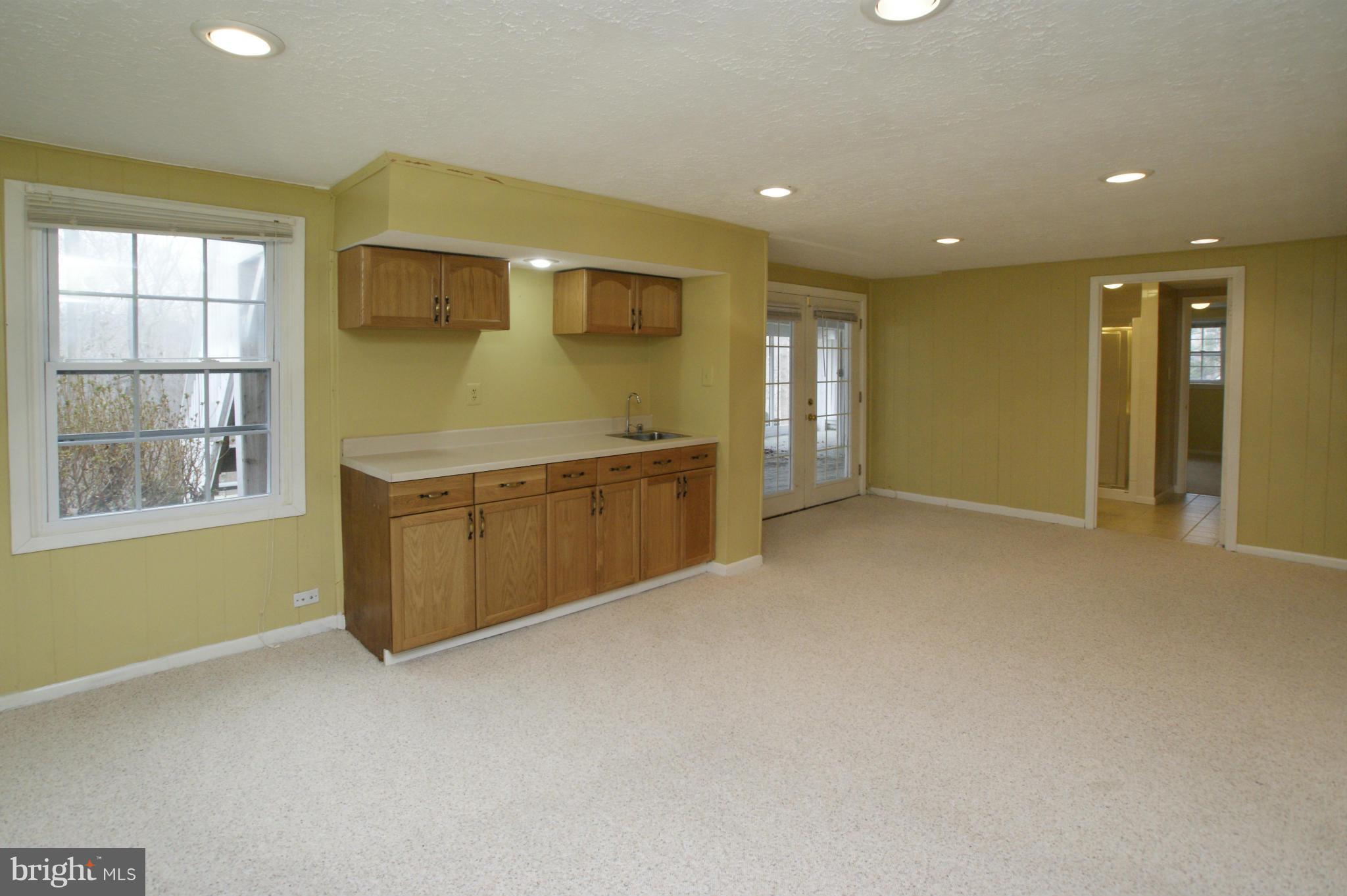 7804 Cliffside Court Springfield, VA 22153 - Photo 25 of 30 Basement with wet bar