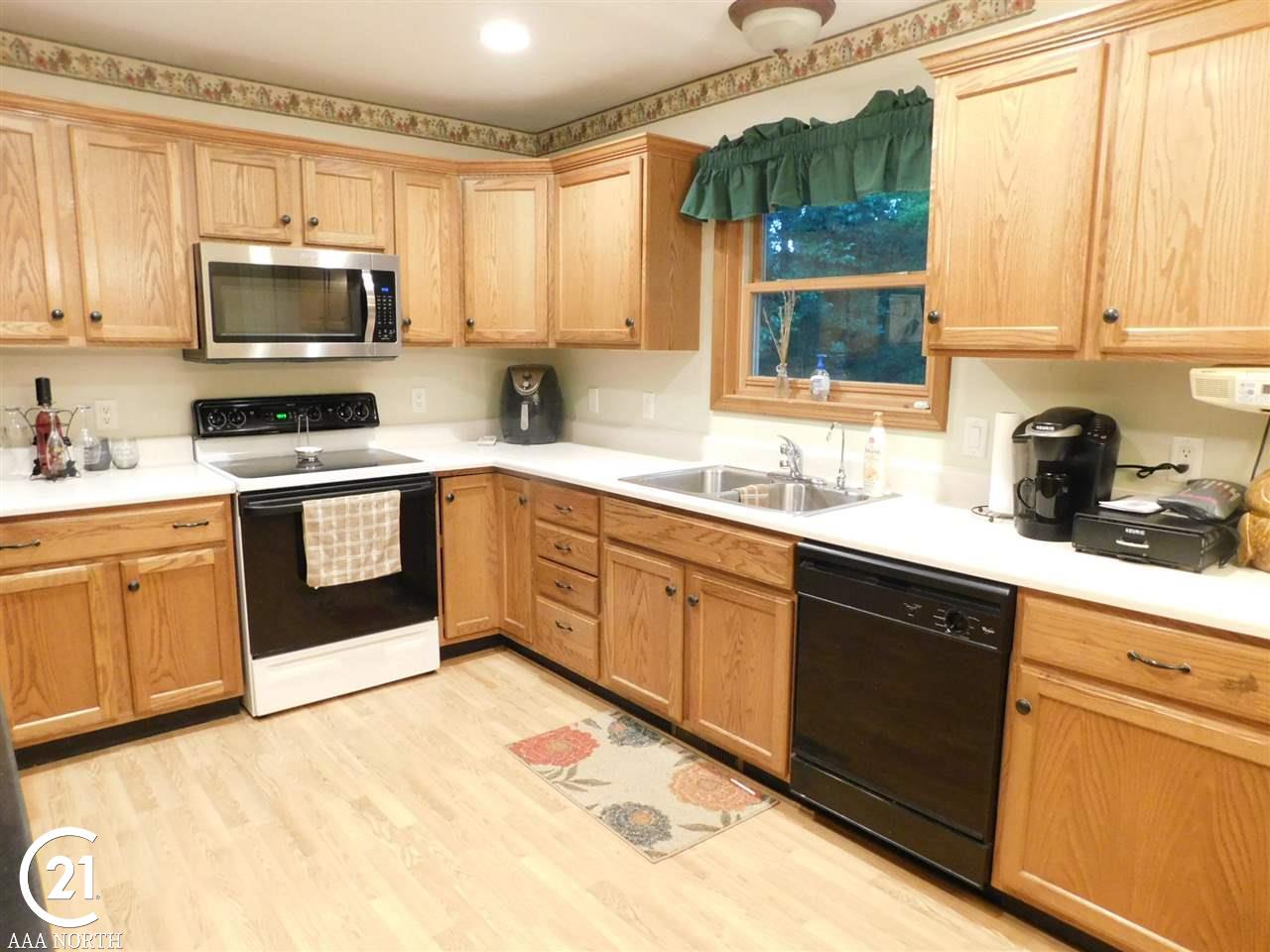 3045 Oak Grove Road North Branch, MI 48461 - Photo 4 of 24