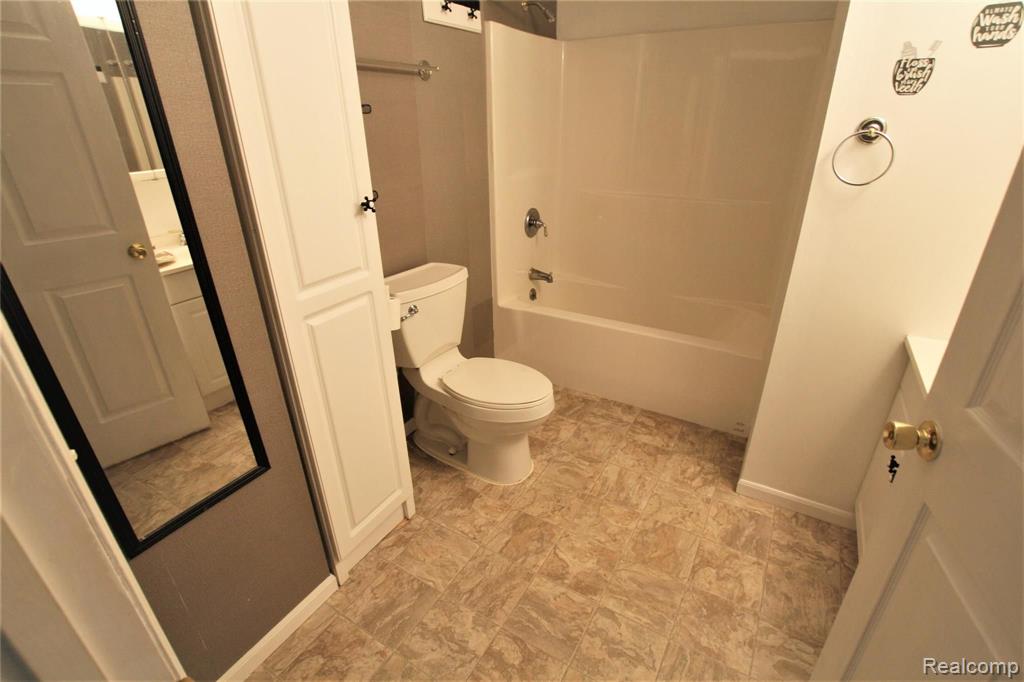 11648 Lennon Road Lennon, MI 48449 - Photo 17 of 27 Gallery Image 17
