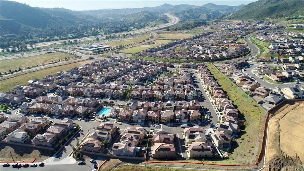 270 Oberlander Way Fallbrook, CA 92028 - Photo 23 of 23 a view of a city