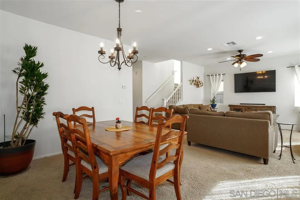 270 Oberlander Way Fallbrook, CA 92028 - Photo 6 of 23 a view of a livingroom with furniture and a potted plant