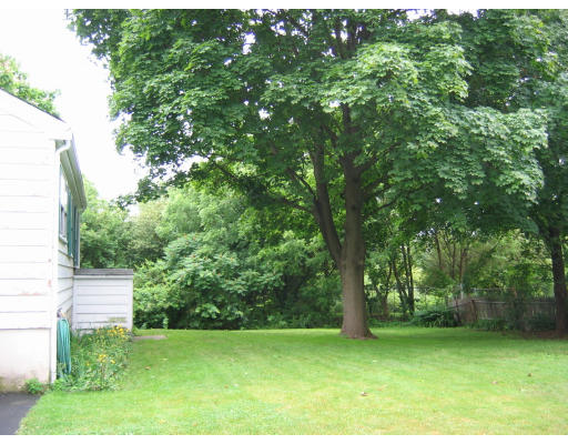 17 Perry Street Danvers, MA 01923 - Photo 3 of 4 Gallery Image 3
