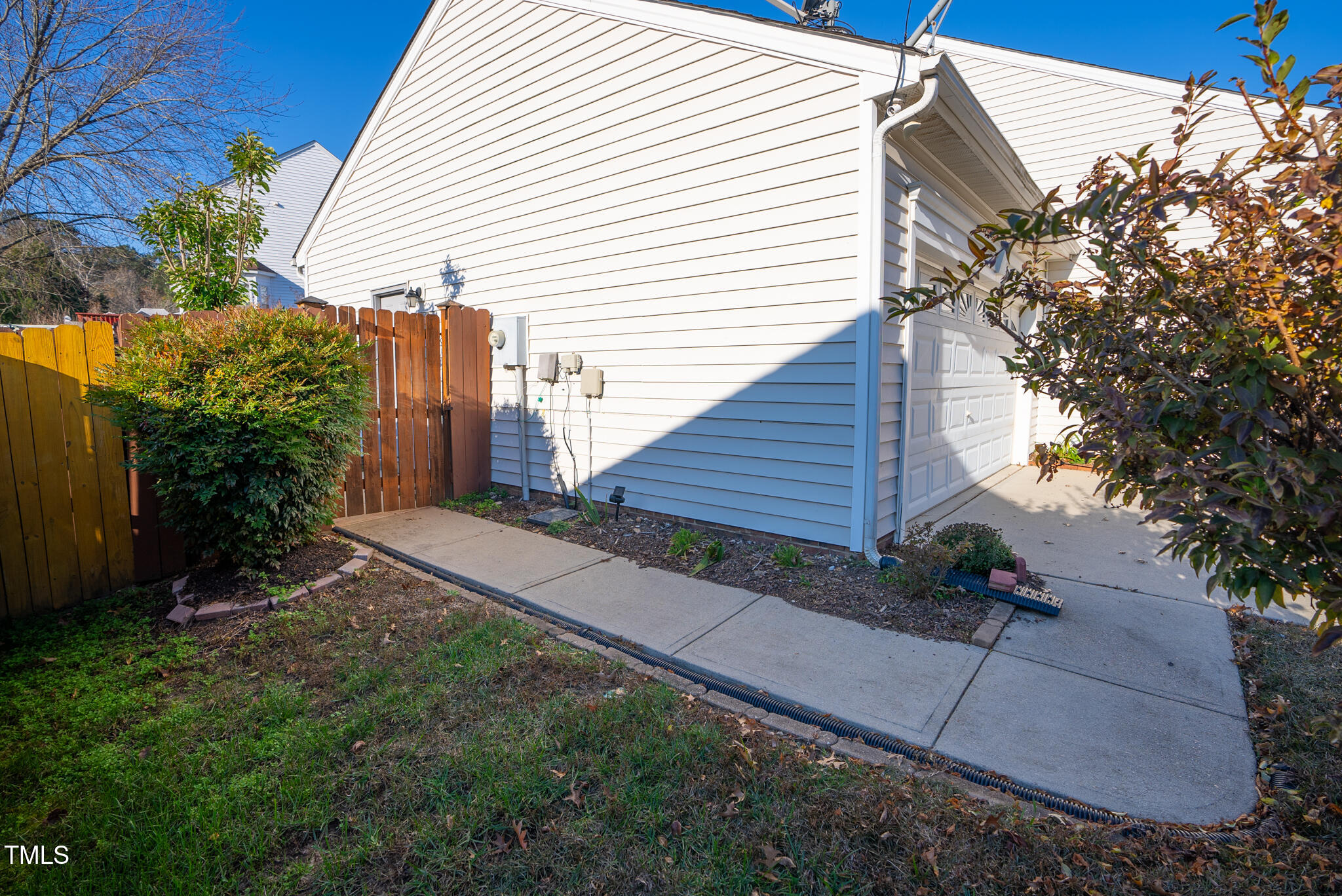 8325 Neuse Grove Lane Raleigh, NC 27616 - Photo 13 of 64 8325 Neuse Grove-16