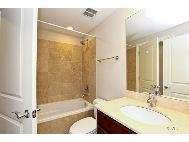1624 West Grace Street, Unit 1 Chicago, IL 60613 - Photo 10 of 22