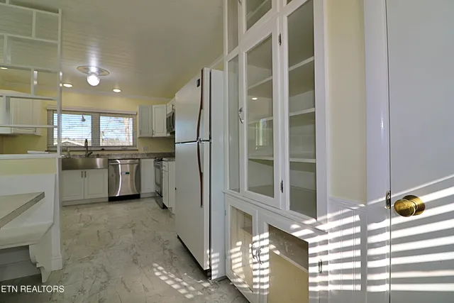 $385,000 | 202 Chester Avenue, Oneida, TN 37841