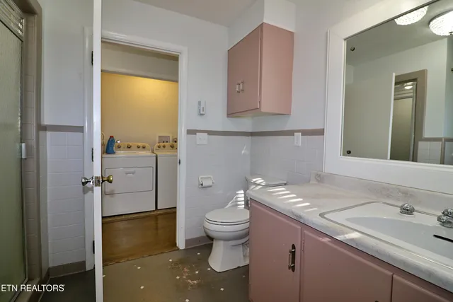 $385,000 | 202 Chester Avenue, Oneida, TN 37841