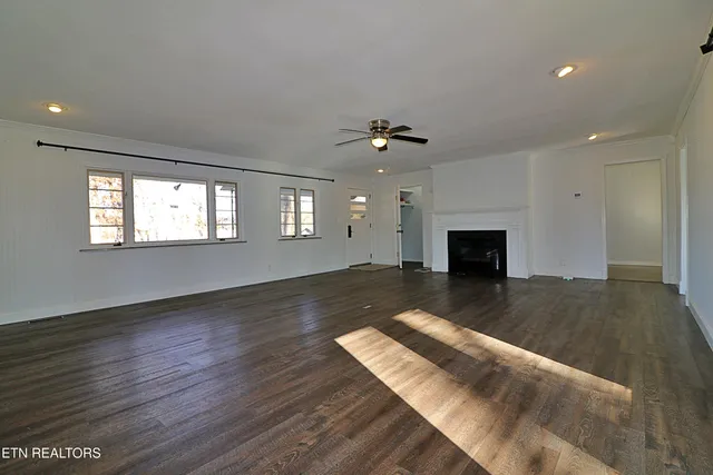 $385,000 | 202 Chester Avenue, Oneida, TN 37841