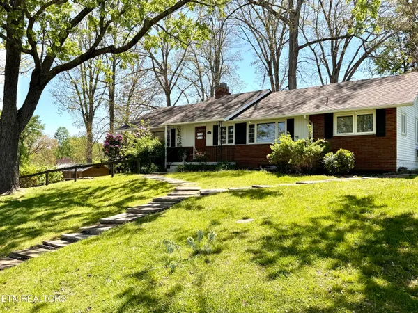 $347,500 | 202 Chester Avenue, Oneida, TN 37841