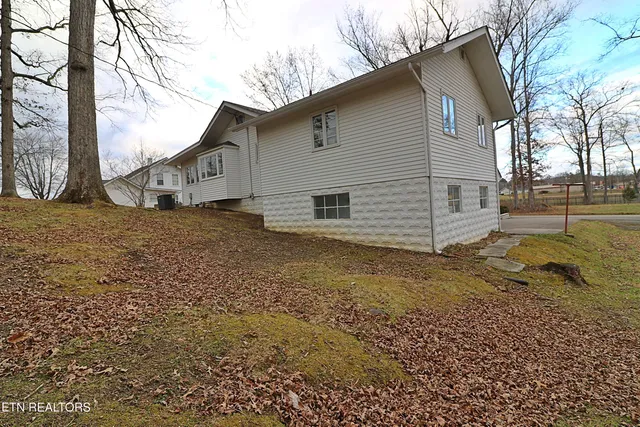 $385,000 | 202 Chester Avenue, Oneida, TN 37841
