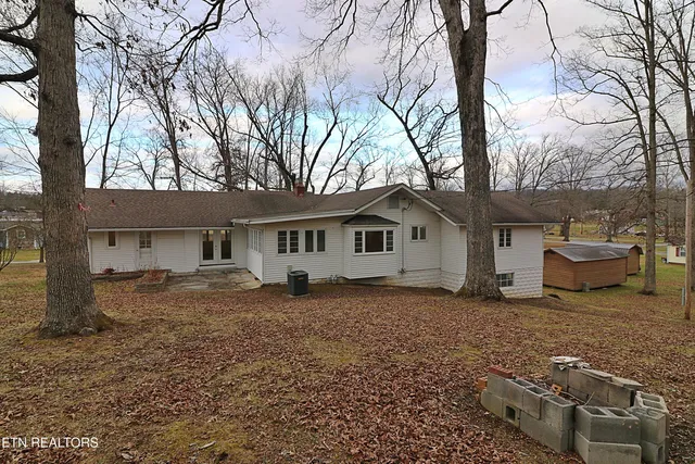 $385,000 | 202 Chester Avenue, Oneida, TN 37841