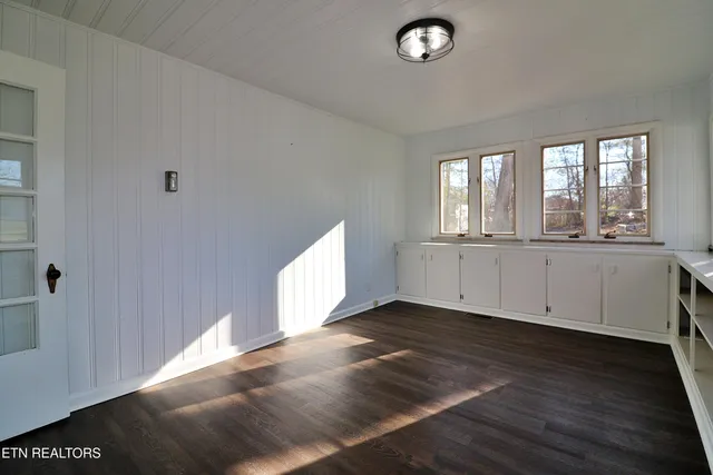 $385,000 | 202 Chester Avenue, Oneida, TN 37841