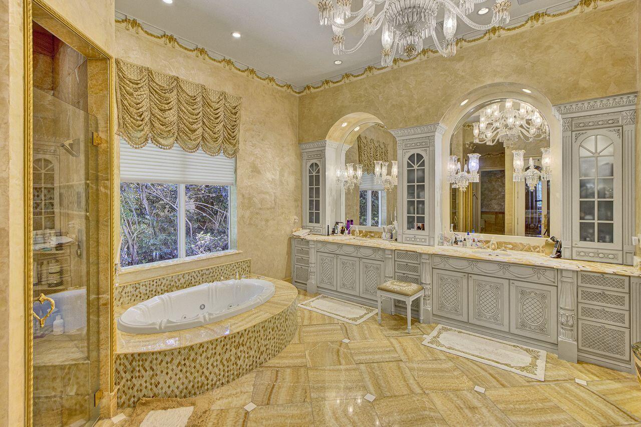 17730 Scarsdale Way Boca Raton, FL 33496 - Photo 18 of 43 Primary Bathroom