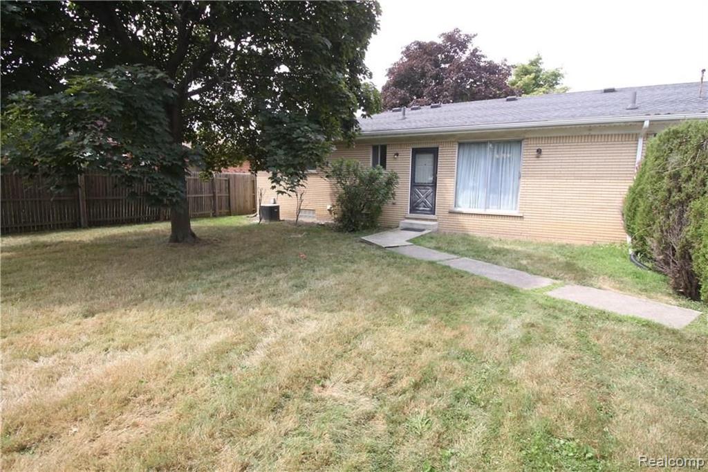 25250 Alex Street Center Line, MI 48015 - Photo 2 of 26