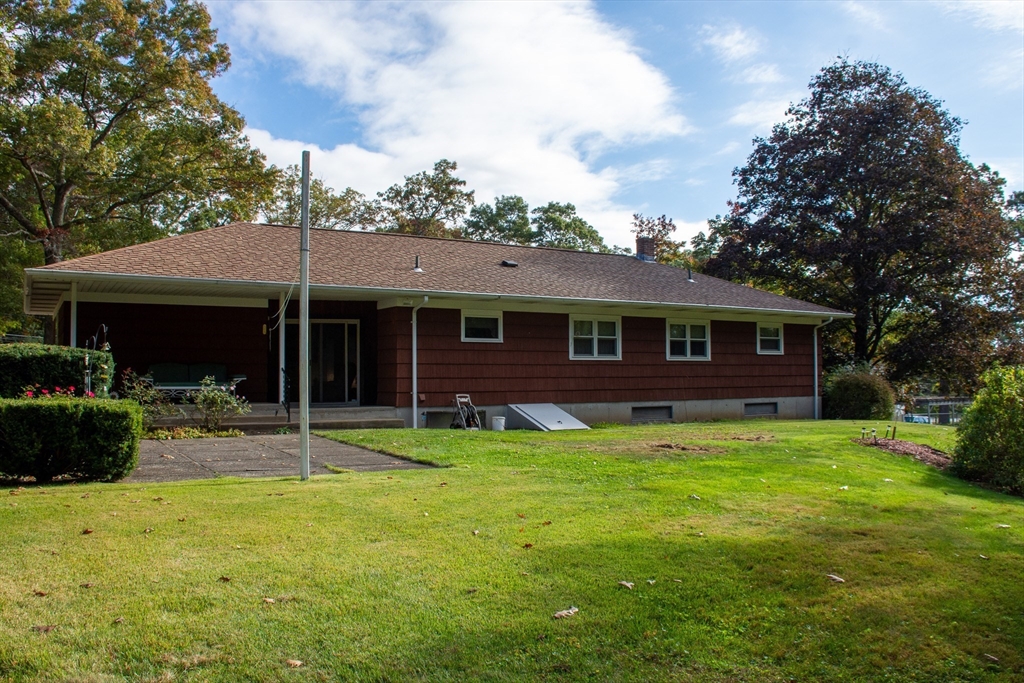 29 Charlton Road Dudley, MA 01571 - Photo 5 of 30