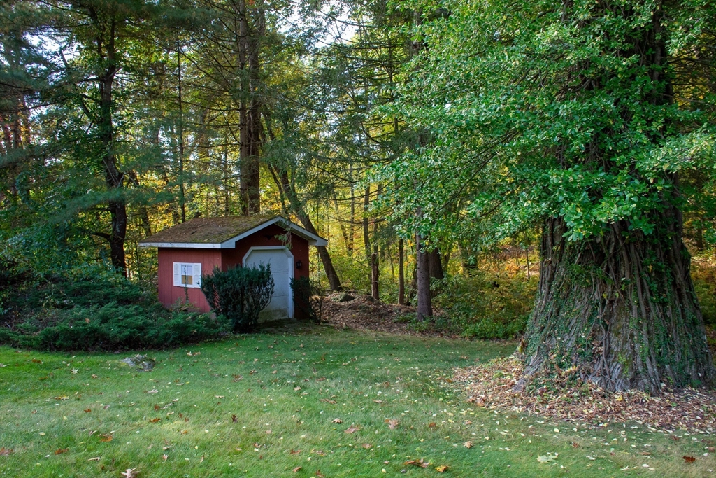 29 Charlton Road Dudley, MA 01571 - Photo 6 of 30