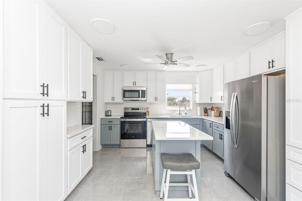 202 Caddy Road Rotonda West, FL 33947 - Photo 18 of 69 Gallery Image 18