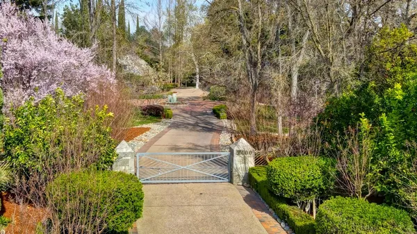 $3,400,000 | 2400 East Tiffany Lane, Sacramento, CA 95827