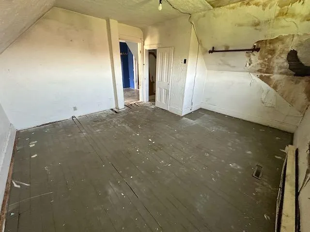 $77,000 | 807 County Road 6, Renville, MN 56284