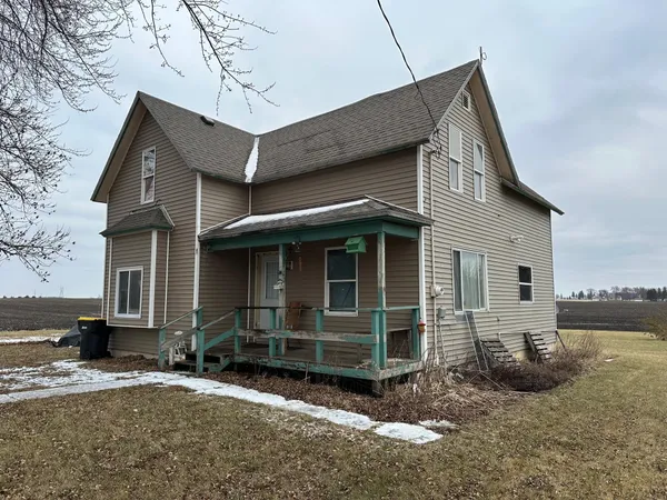 $77,000 | 807 County Road 6, Renville, MN 56284