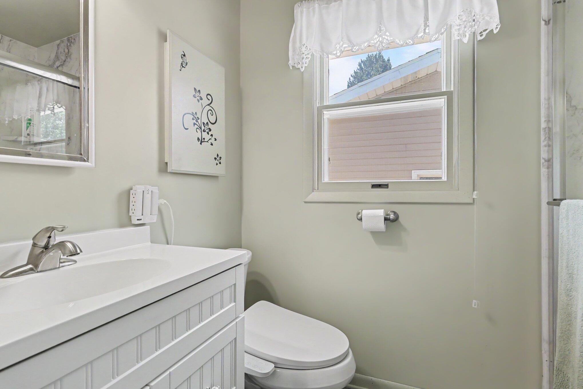 3604 Clinton Way Jackson, MI 49201 - Photo 13 of 30 009_file_5972