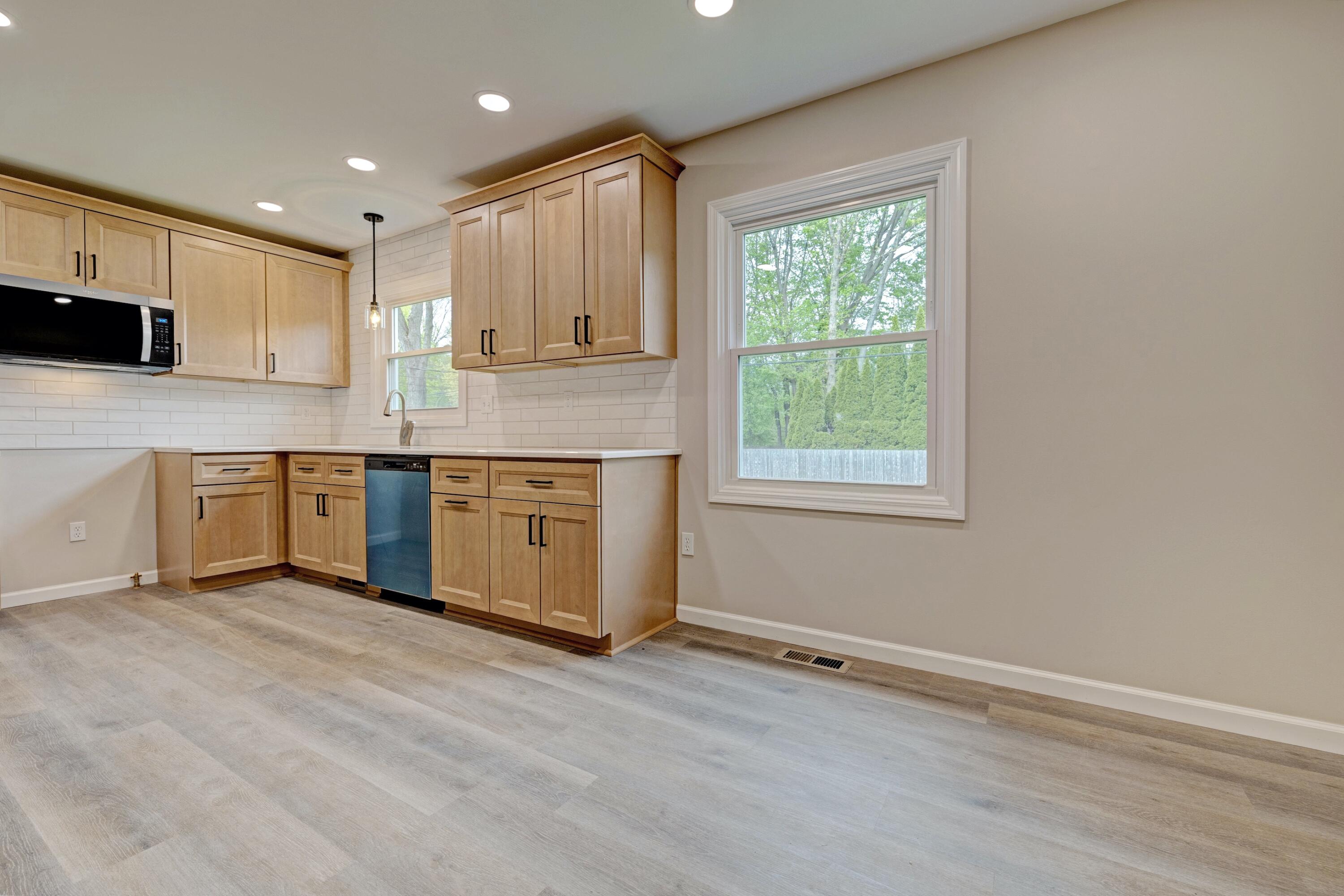 3636 Alida Avenue Rochester Hills, MI 48309 - Photo 12 of 40 12) Dining ARea