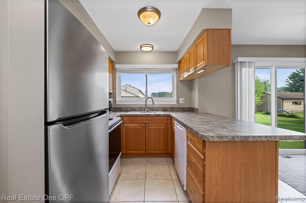 48558 Sugarbush Road Chesterfield, MI 48047 - Photo 14 of 26