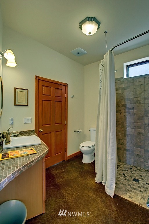 16915 Talbot Road Edmonds, WA 98026 - Photo 12 of 15 Gallery Image 12