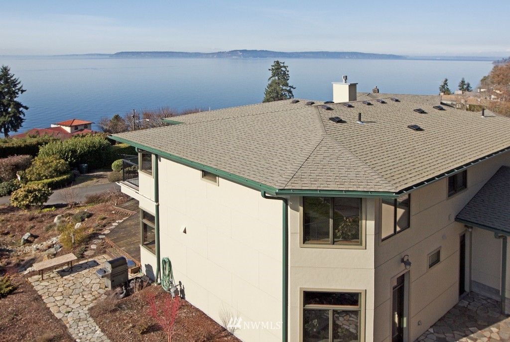 16915 Talbot Road Edmonds, WA 98026 - Photo 14 of 15 Gallery Image 14