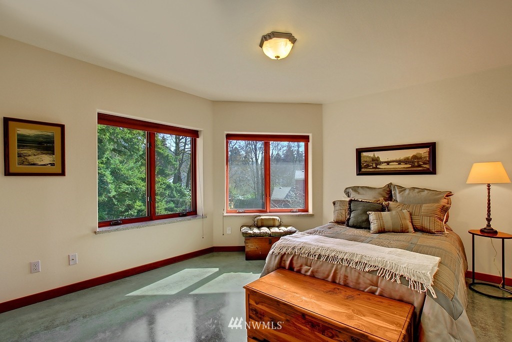 16915 Talbot Road Edmonds, WA 98026 - Photo 9 of 15 Gallery Image 9