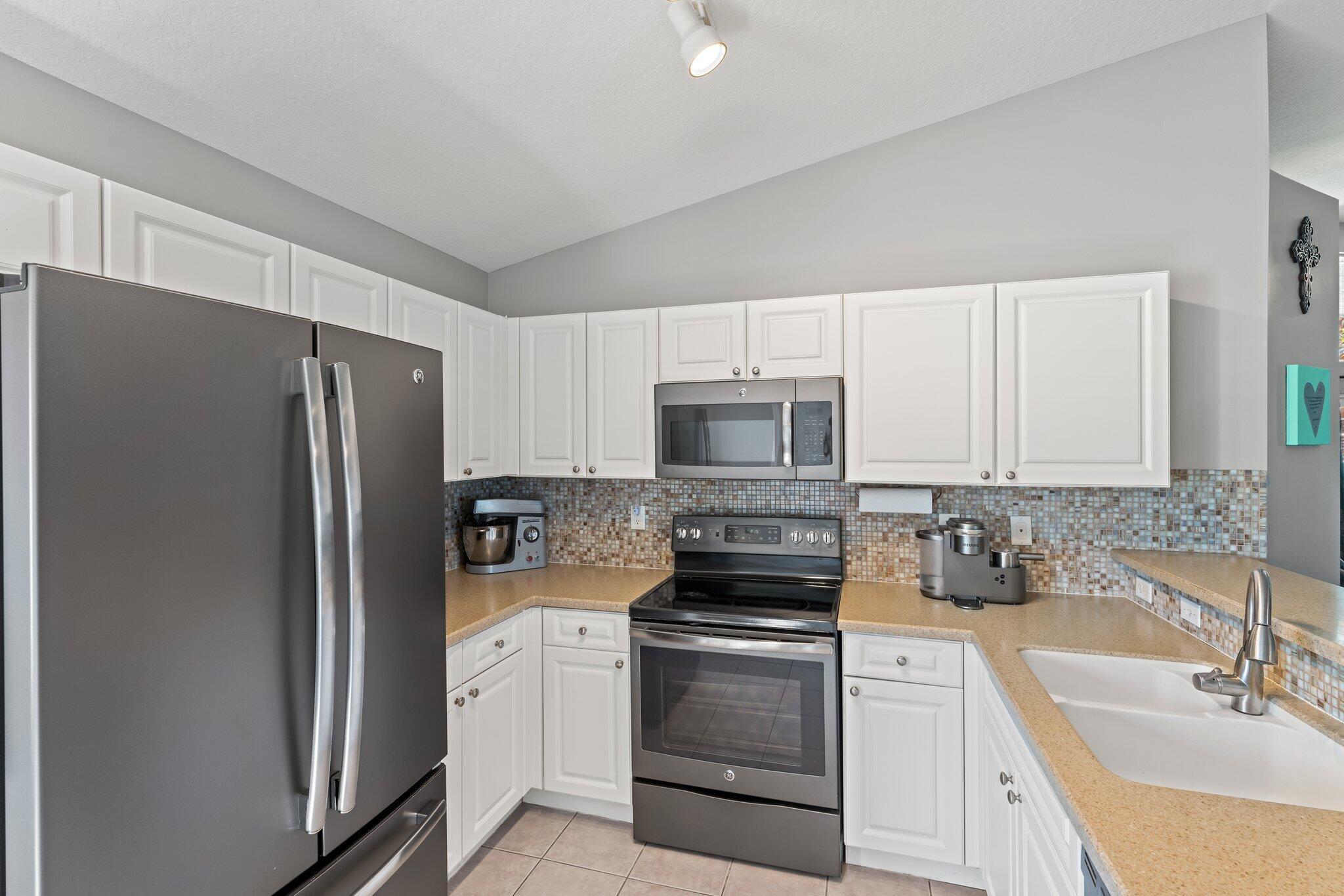 2691 Southwest Riviera Road Stuart, FL 34997 - Photo 10 of 53 Kitchen 3