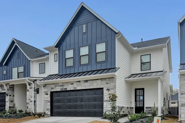 $390,990 | 356 Summer Place Drive, Montgomery, TX 77356