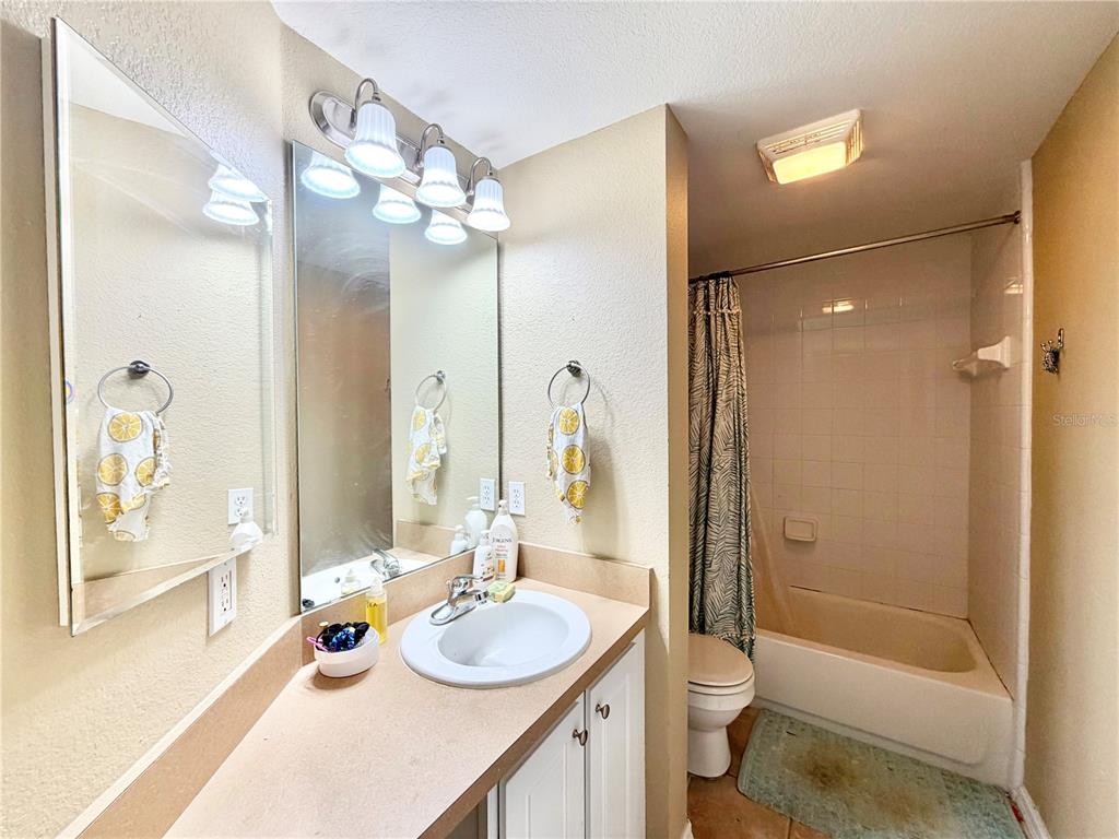 9177 Southwest 52nd Road, Unit 203 Gainesville, FL 32608 - Photo 17 of 27 Gallery Image 17