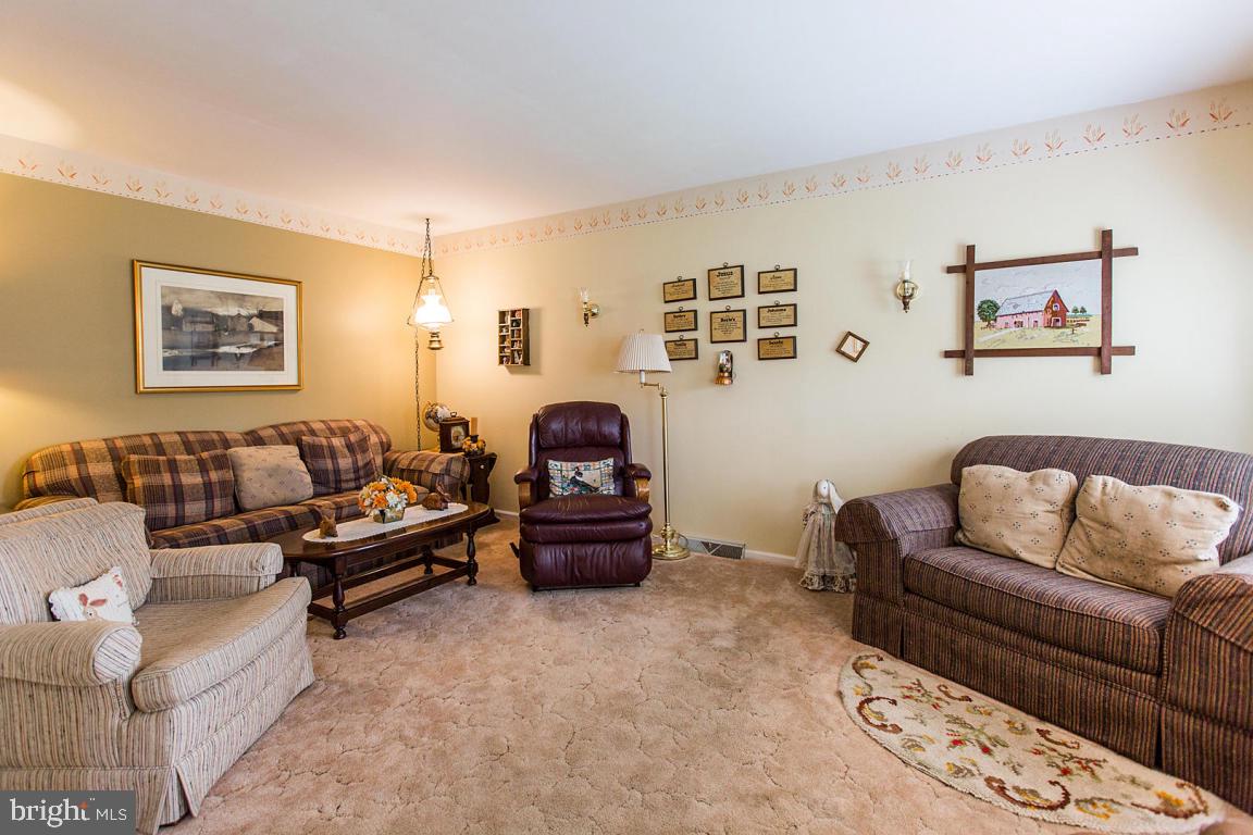 141 Ridings Way Lancaster, PA 17601 - Photo 7 of 61 Gallery Image 7