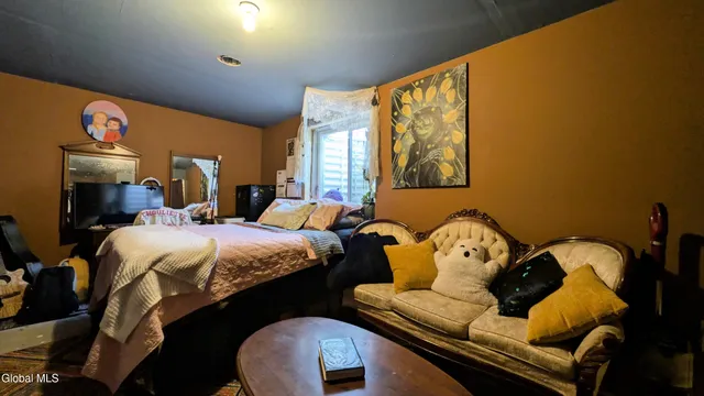 $299,900 | 10 Feeder Bend, Glens Falls, NY 12801