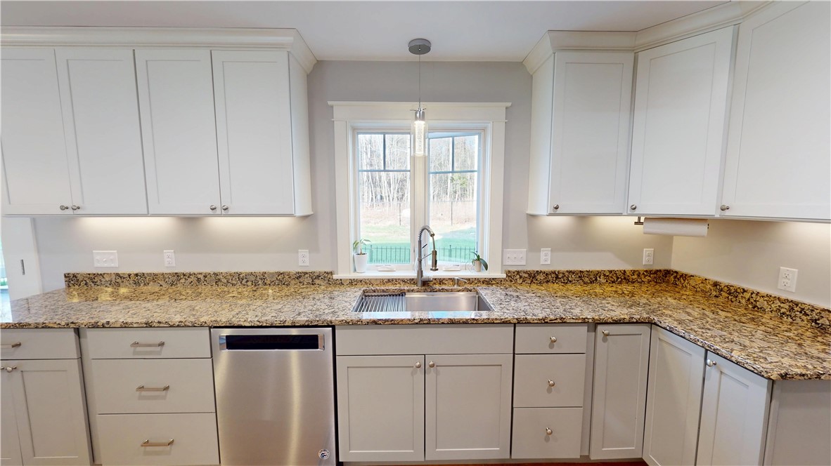 160 Bungy Road Glocester, RI 02857 - Photo 13 of 50