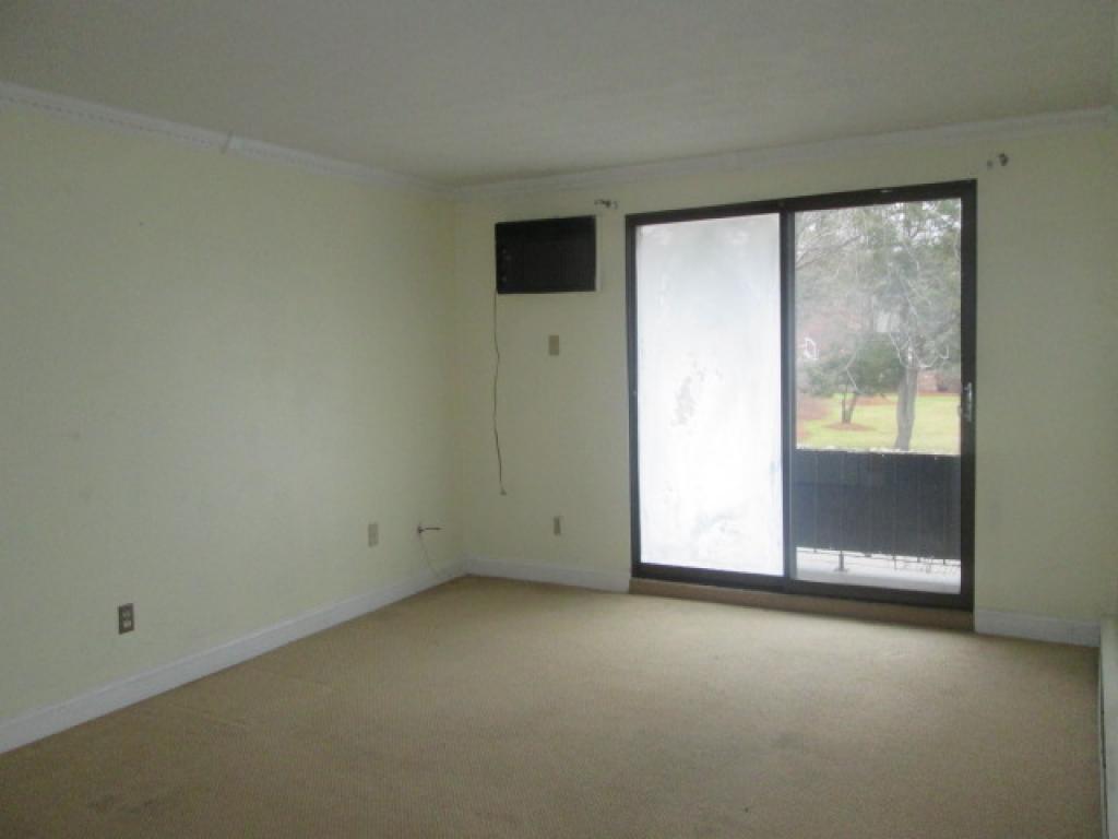 64 Dunbarton Road, Unit 2A Manchester, NH 03102 - Photo 4 of 10