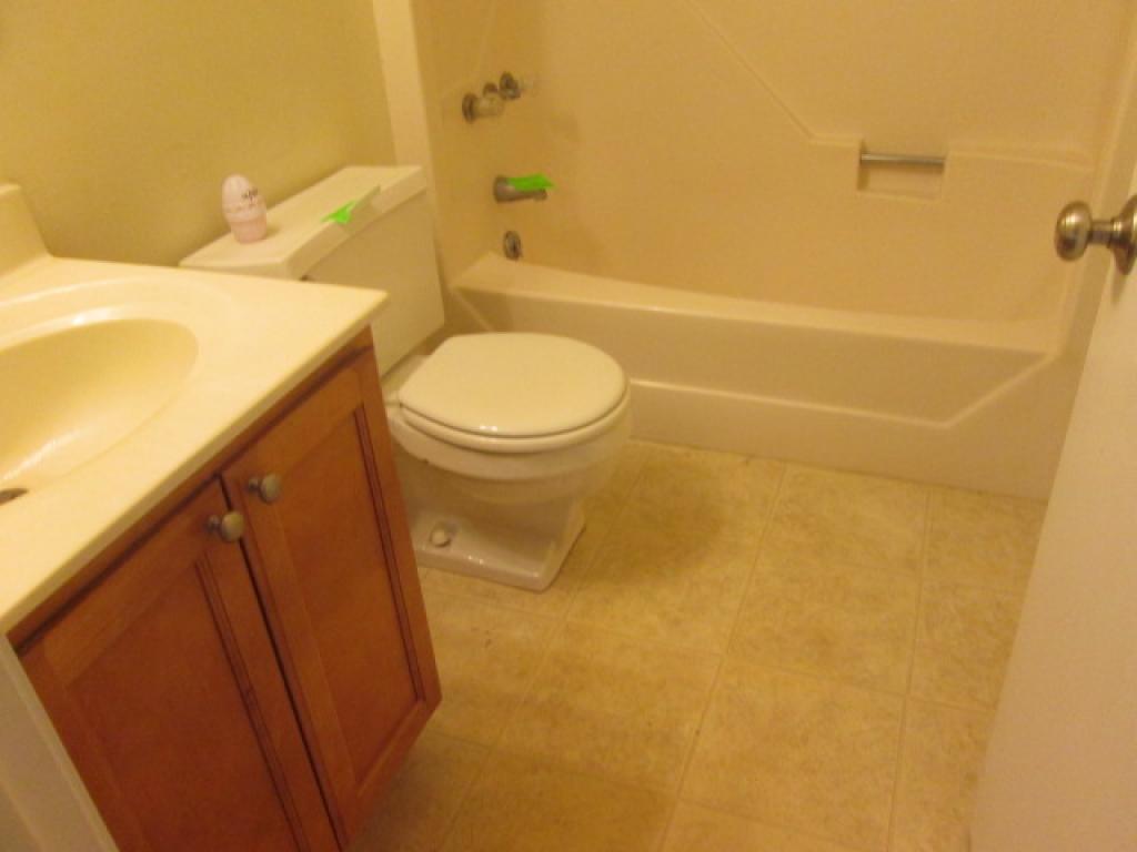 64 Dunbarton Road, Unit 2A Manchester, NH 03102 - Photo 7 of 10