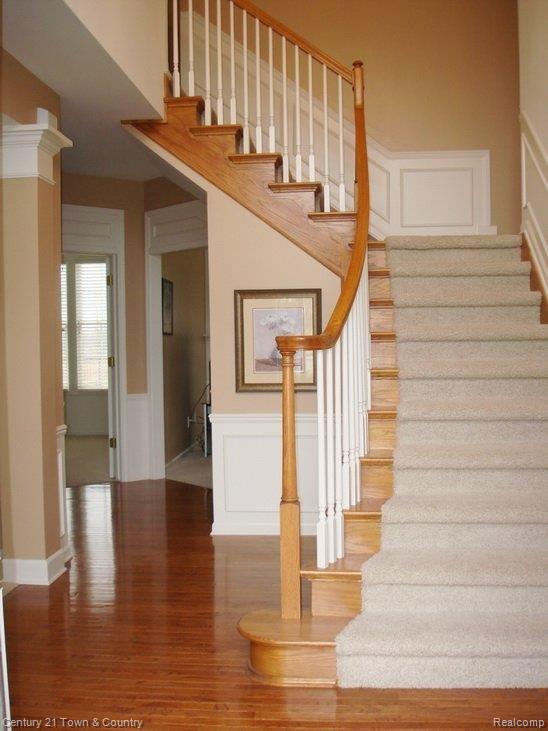 332 Bedlington Drive Rochester, MI 48307 - Photo 2 of 23 Foyer