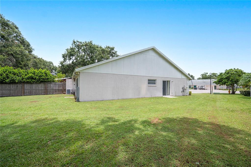 1009 Meadowood Pointe Road Lakeland, FL 33811 - Photo 30 of 31 Gallery Image 30