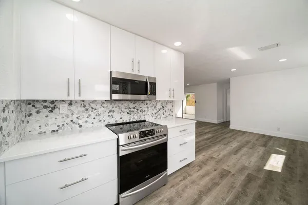 $4,200 | 518 Kingbird Circle, Delray Beach, FL 33444
