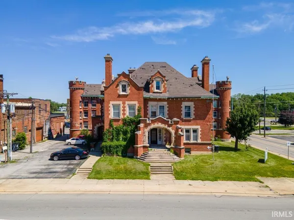 $2,500,000 | 215 East 3rd Street, Marion, IN 46952