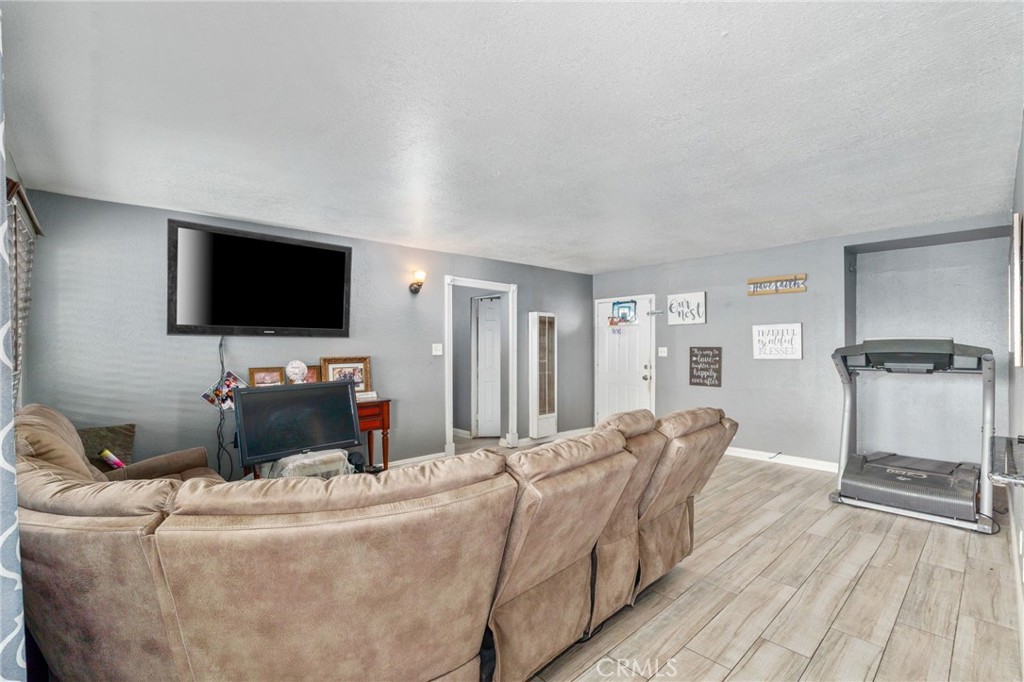 645 East King Street Rialto, CA 92376 - Photo 12 of 30